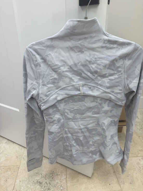 lululemon athletica Light Gray Textured Active Jacket - Picture 3 of 4